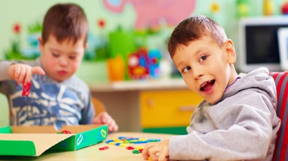 چگونه برای کودکان اوتیسمی اسباب بازی انتخاب کنیم؟ 